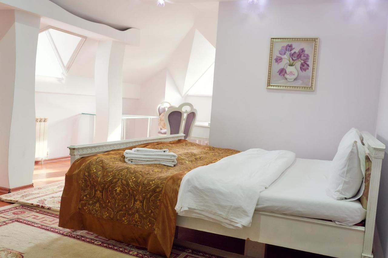 Hotel Ezio Chisinau Luaran gambar