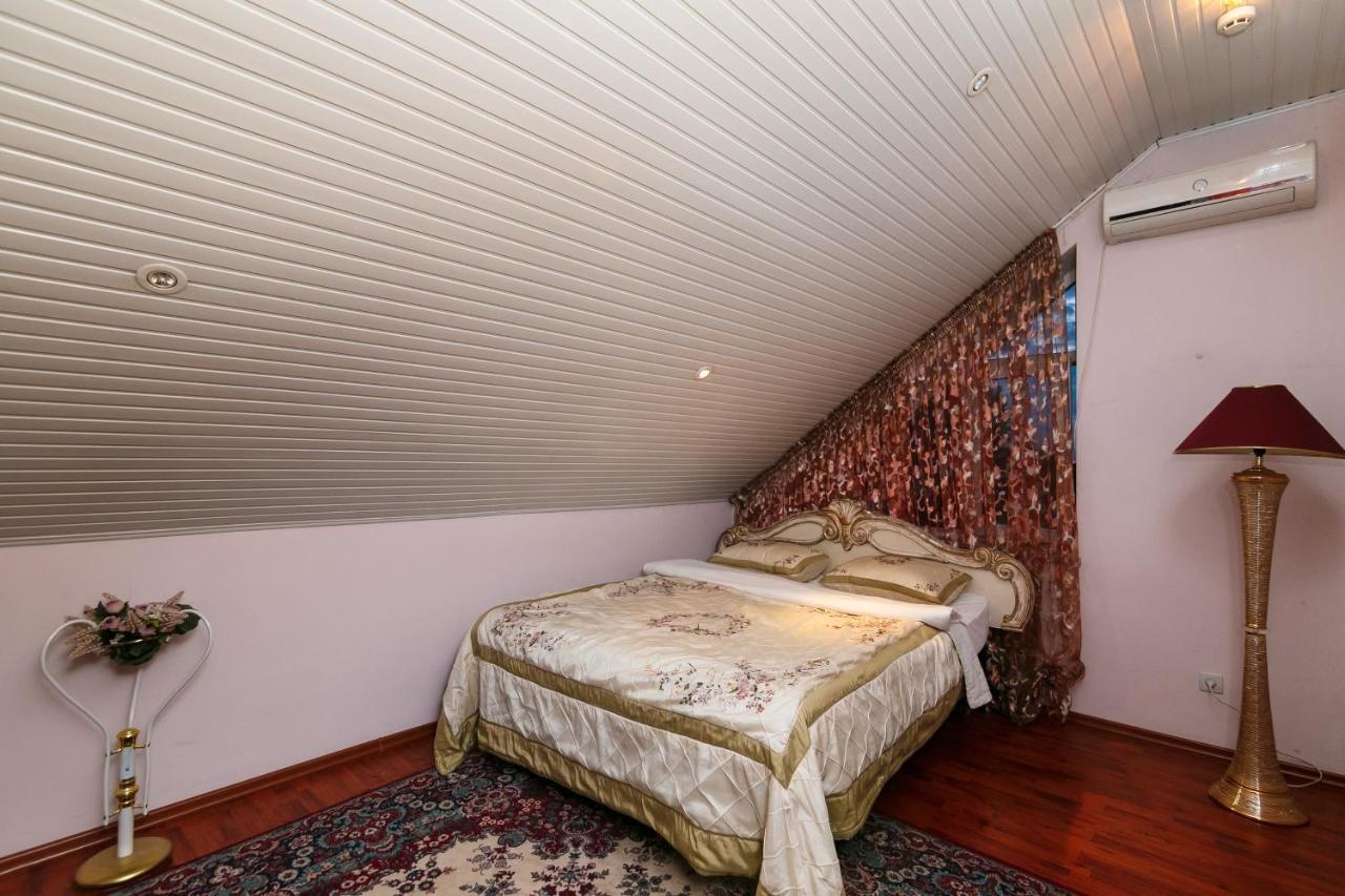 Hotel Ezio Chisinau Luaran gambar