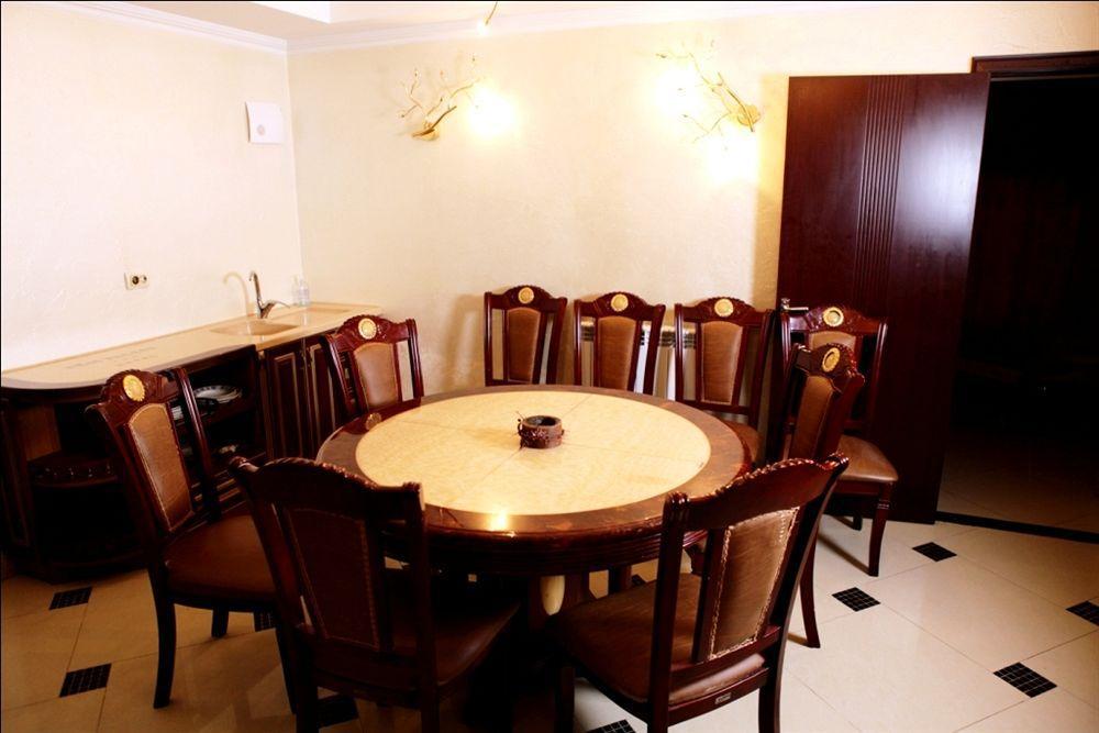 Hotel Ezio Chisinau Luaran gambar