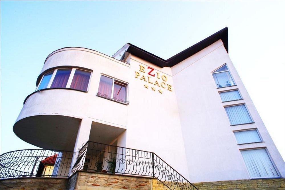 Hotel Ezio Codru Luaran gambar