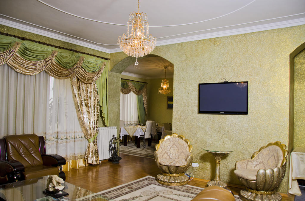 Hotel Ezio Chisinau Luaran gambar