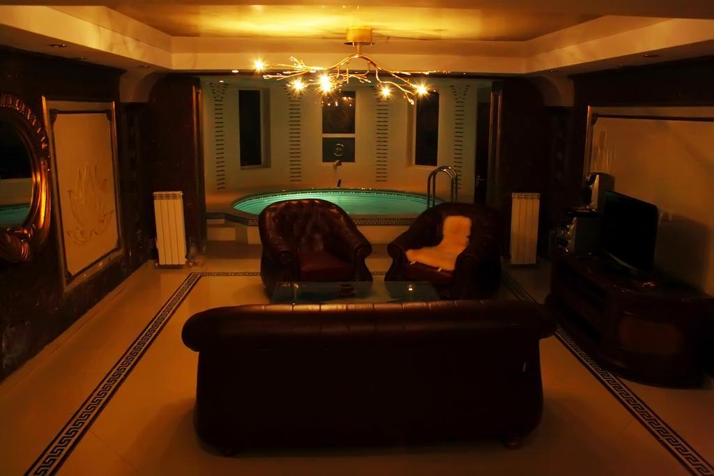 Hotel Ezio Chisinau Luaran gambar