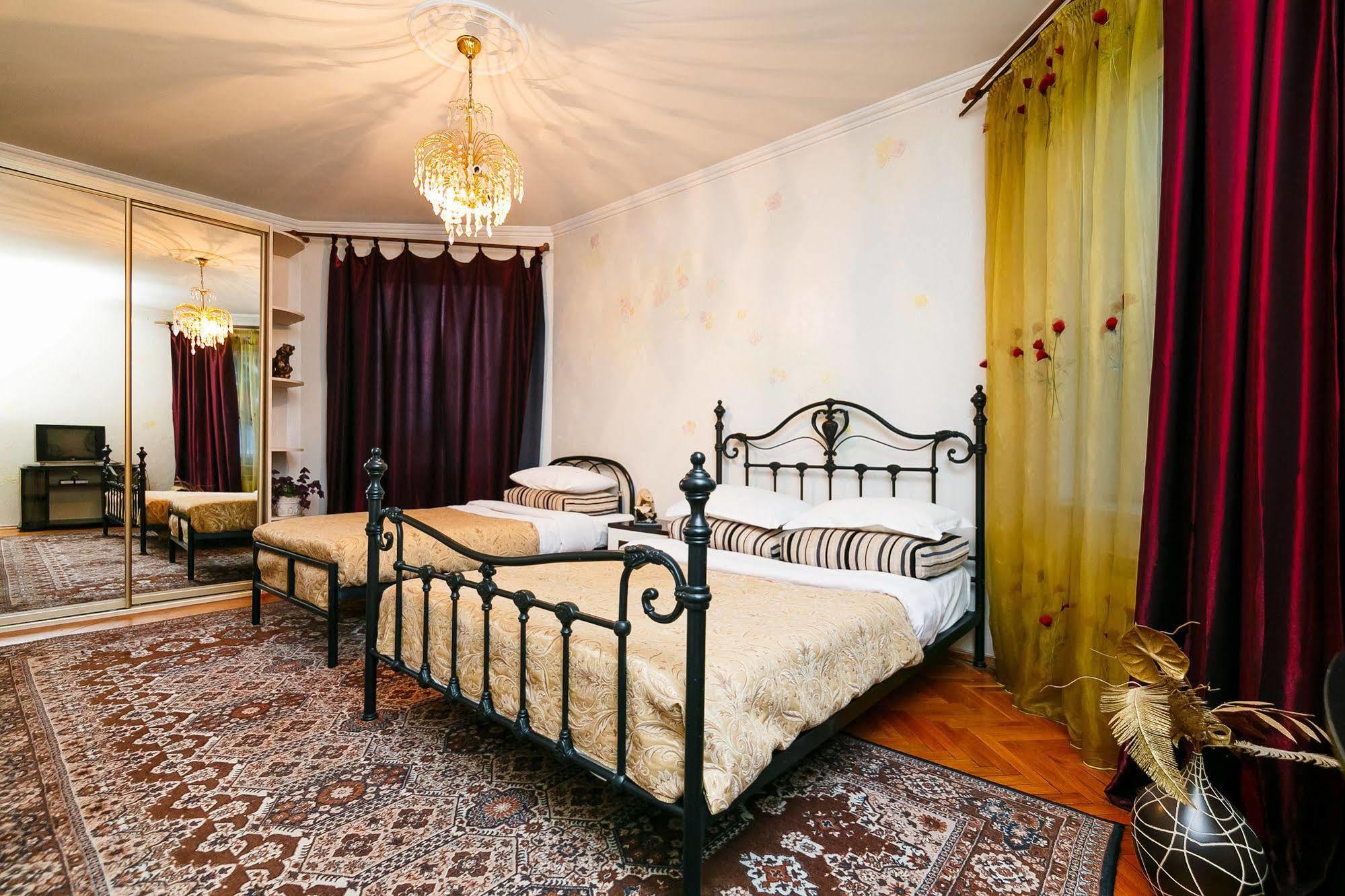 Hotel Ezio Chisinau Luaran gambar