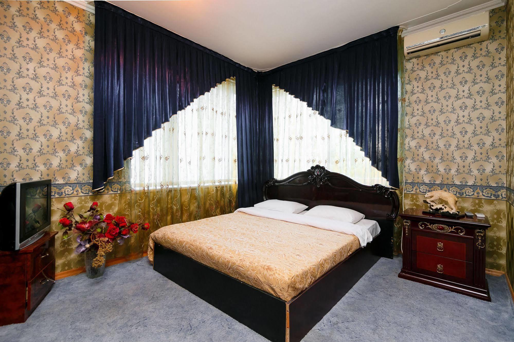Hotel Ezio Chisinau Luaran gambar