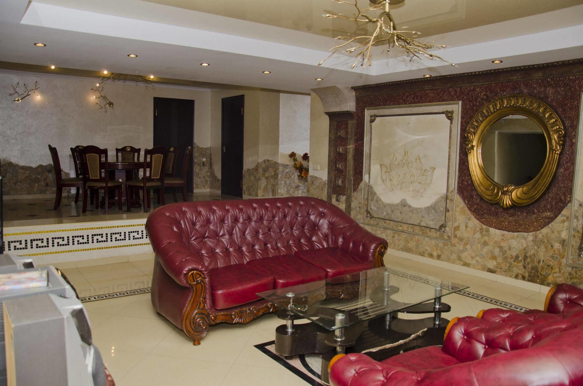 Hotel Ezio Chisinau Luaran gambar